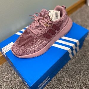 Brand New In Box Adidas Swift Run 22